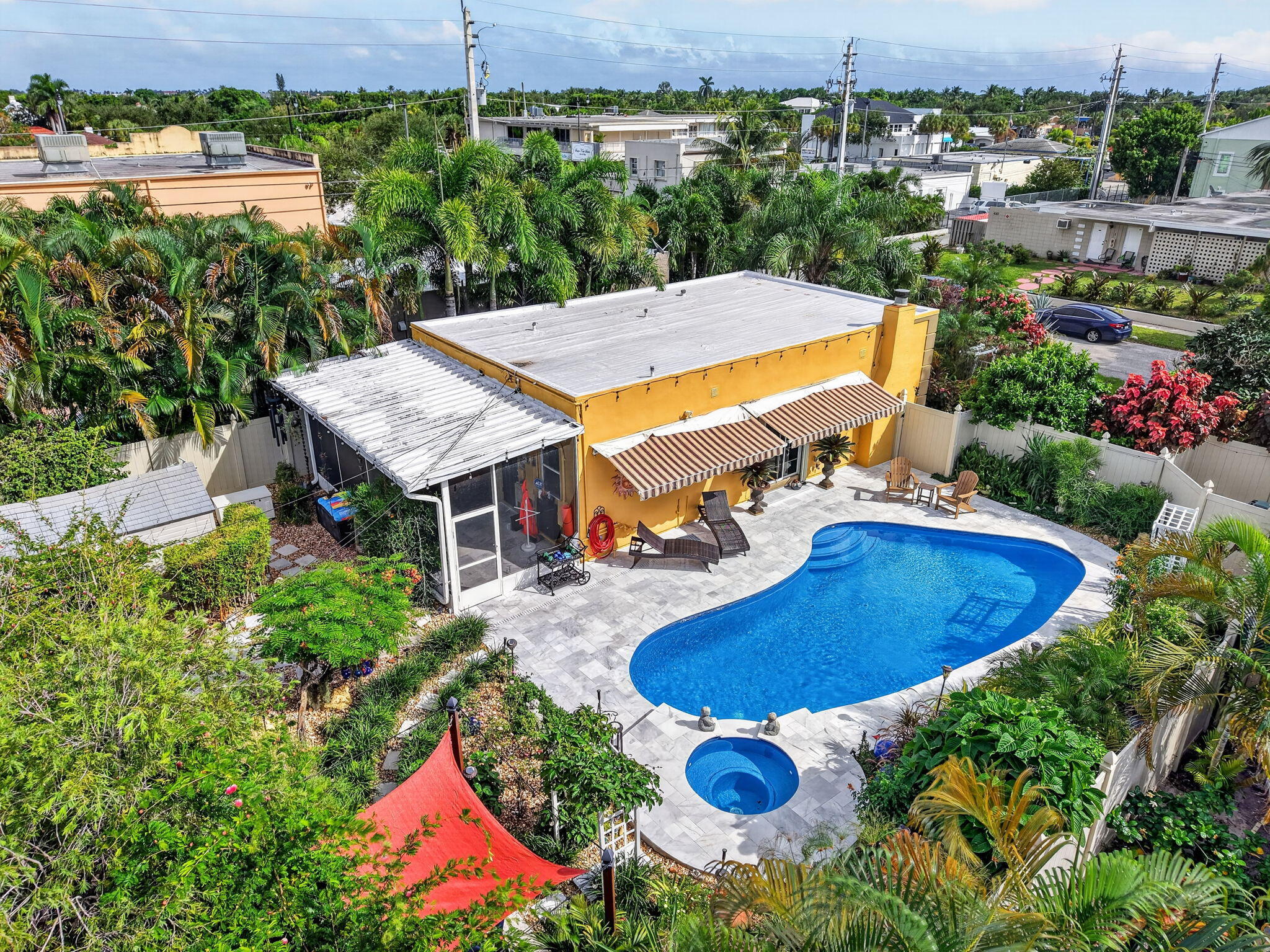 View photos, virtual tours, details... 415 Colonial Road