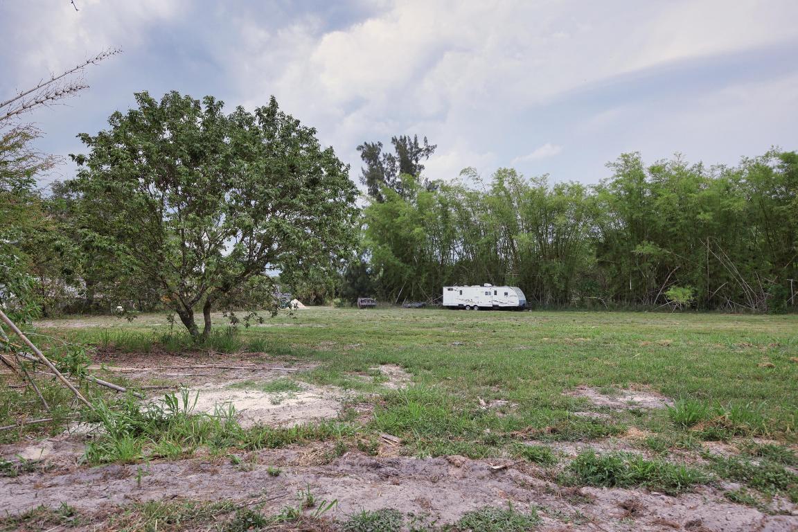 LOXAHATCHEE GROVES - Land