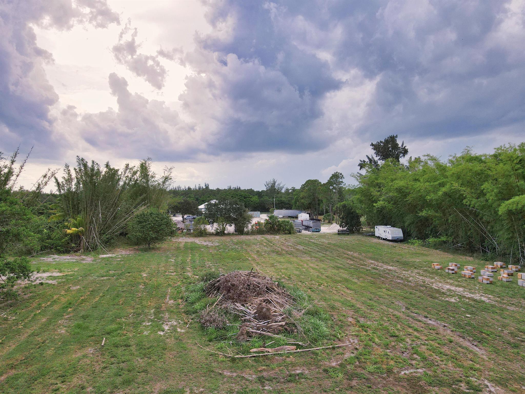 LOXAHATCHEE GROVES - Land