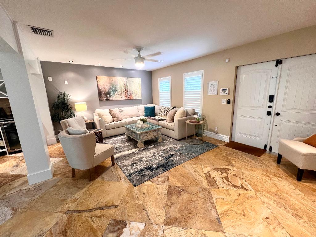 902 S Swinton Avenue