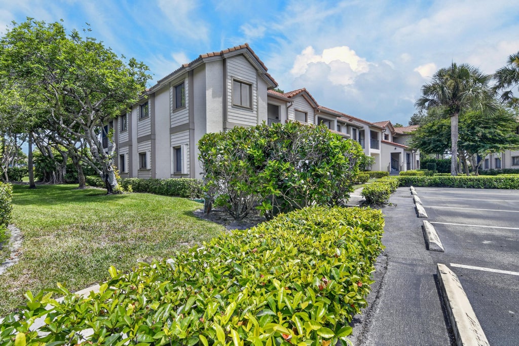 Photo of 1143 Duncan Circle #Unit 101, Palm Beach Gardens, FL 33418 (MLS # B26056641)