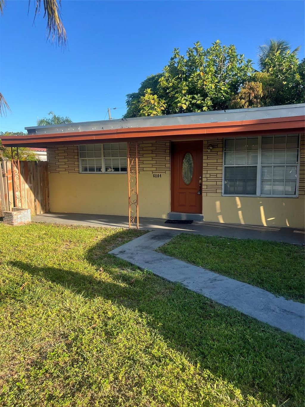 Photo of 6104 SW 20th St, Miramar, FL 33023 (MLS # F10531513)