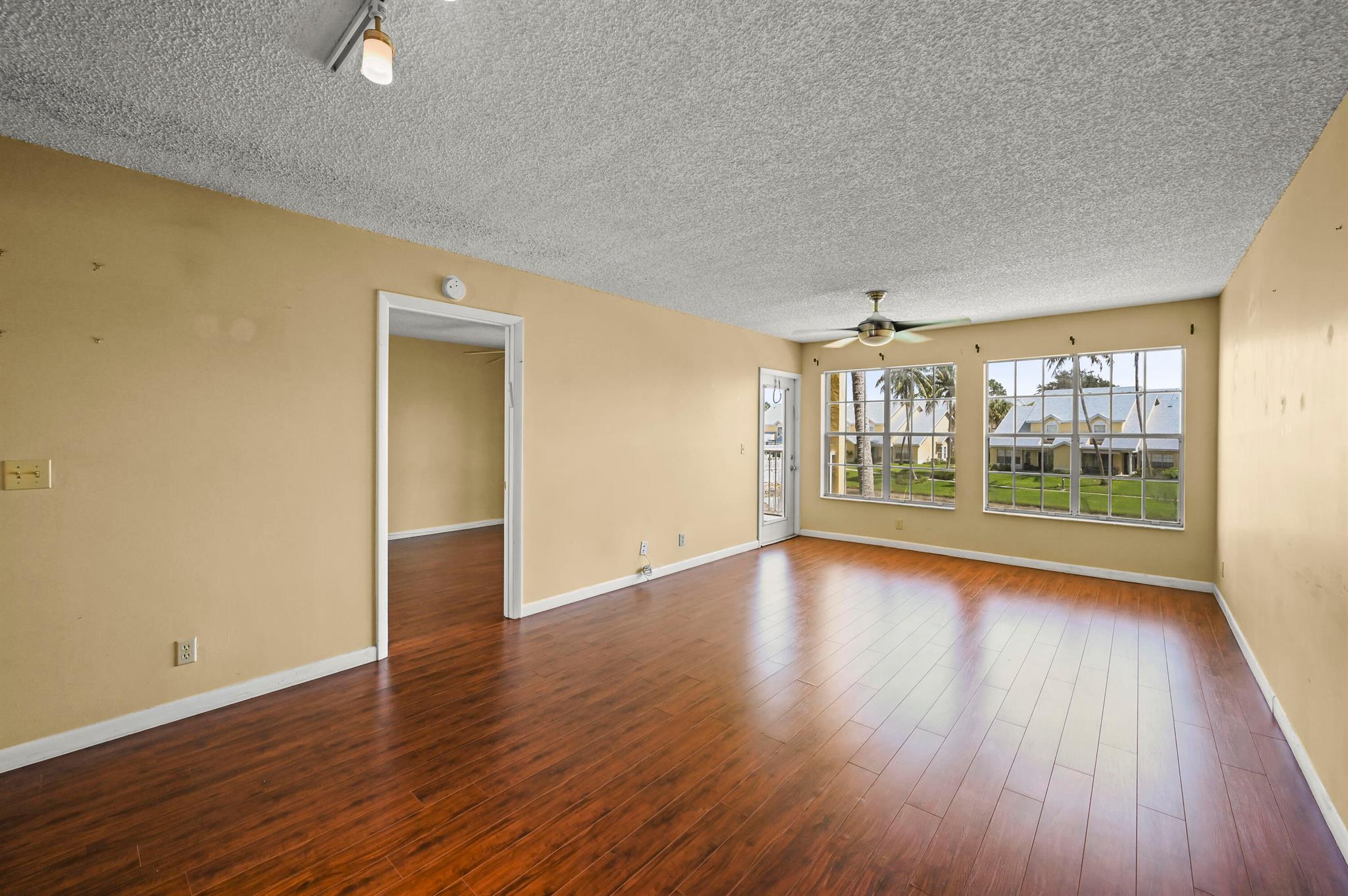 ADDISON POINTE - Residential