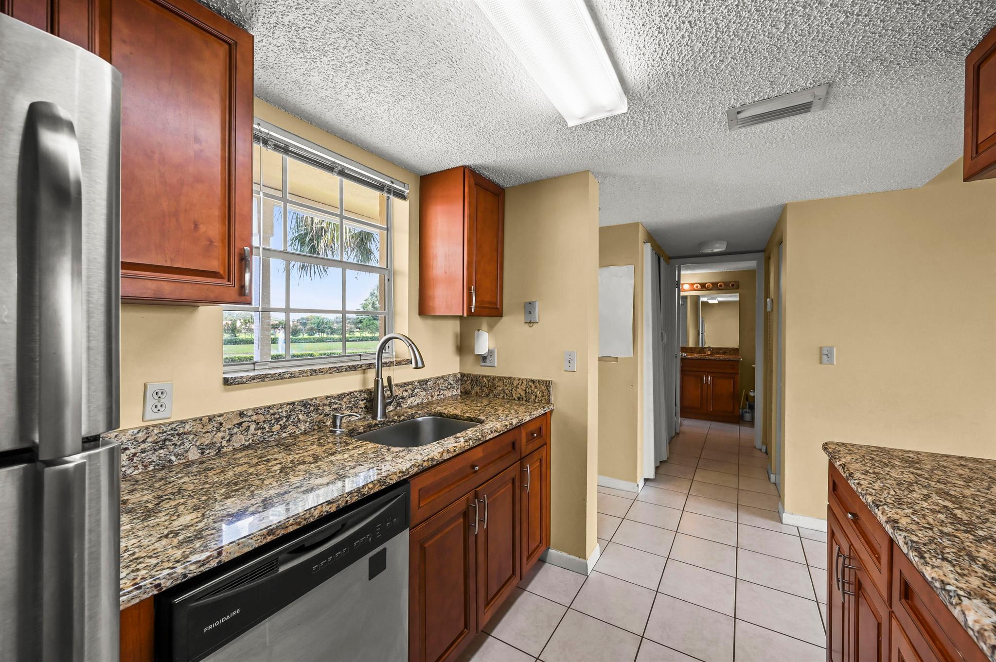 ADDISON POINTE - Residential