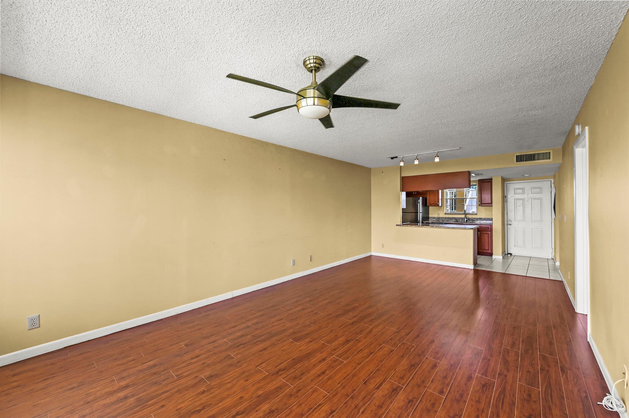 ADDISON POINTE - Residential