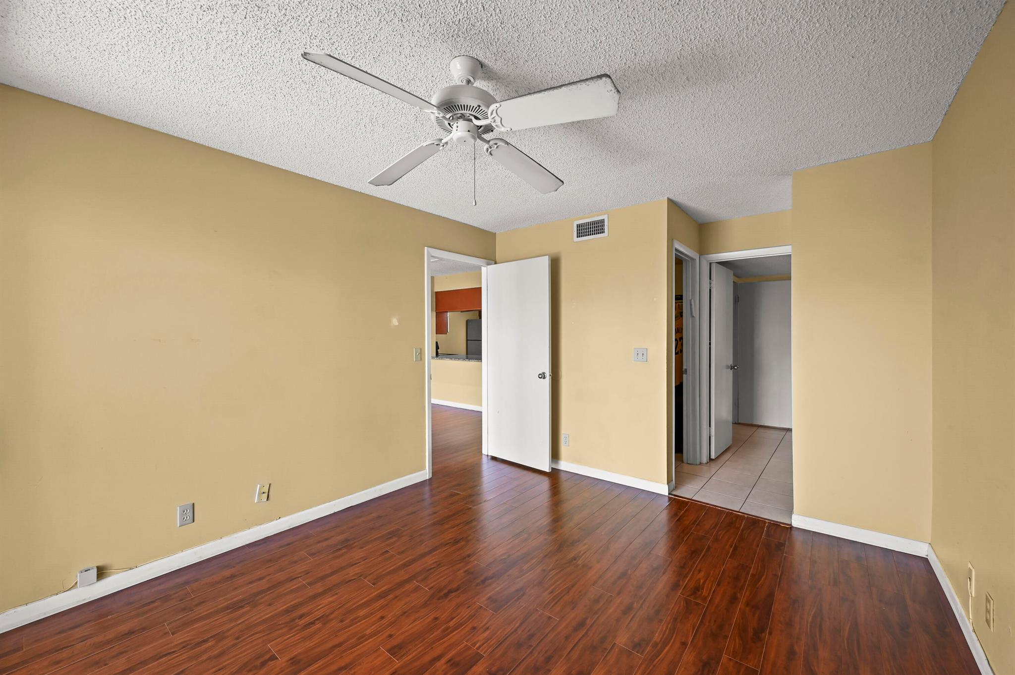 ADDISON POINTE - Residential