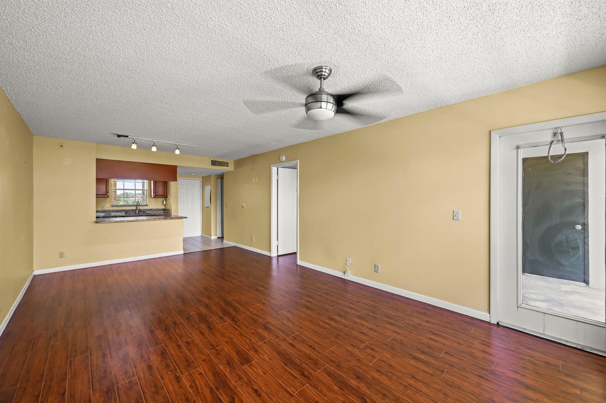 ADDISON POINTE - Residential