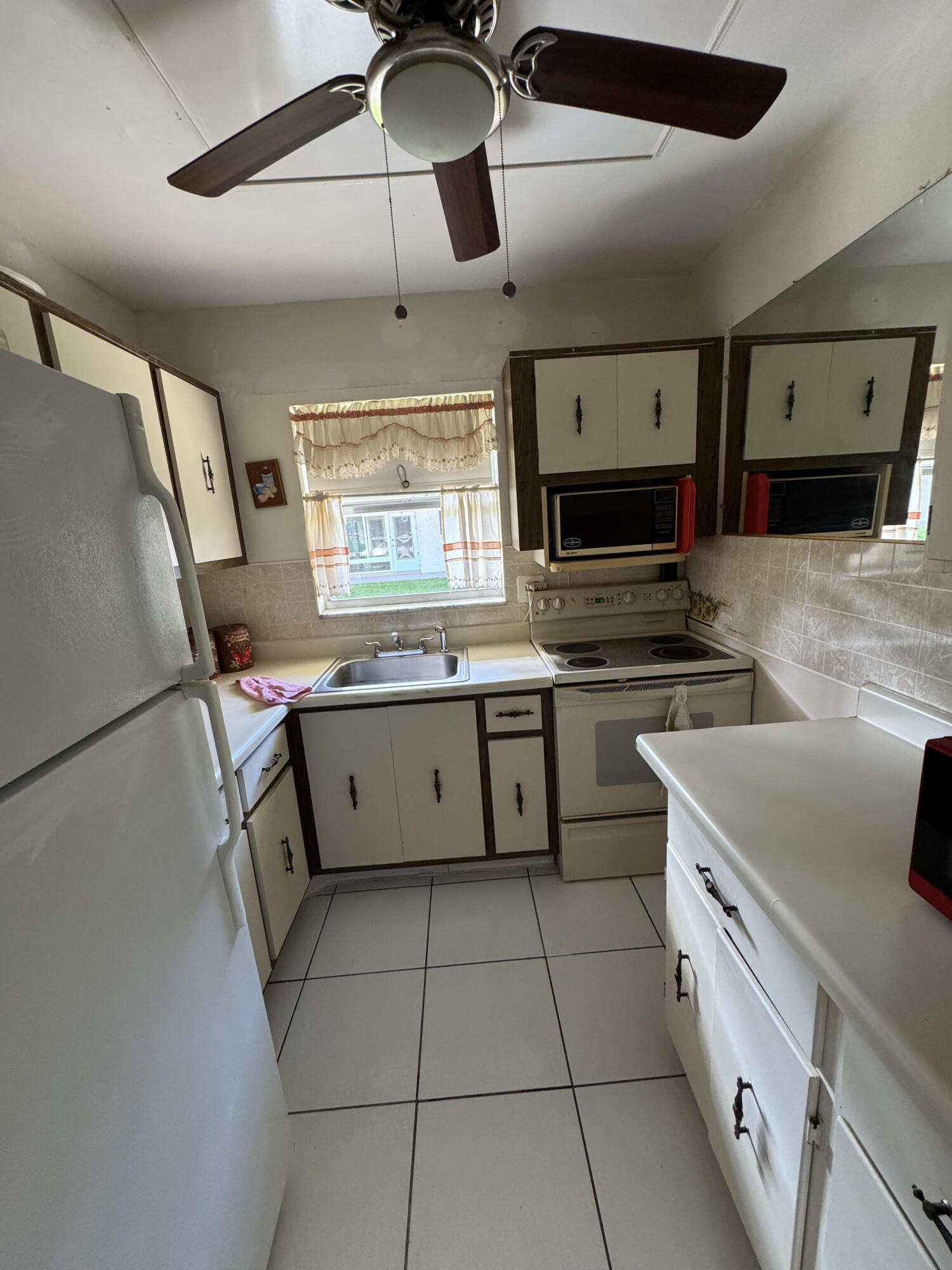 SNUG HARBOR GARDENS CONDO - Residential