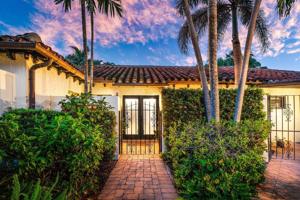 Photo of 16 Little Pond Road, Manalapan, FL 33462 (MLS # R11134817)