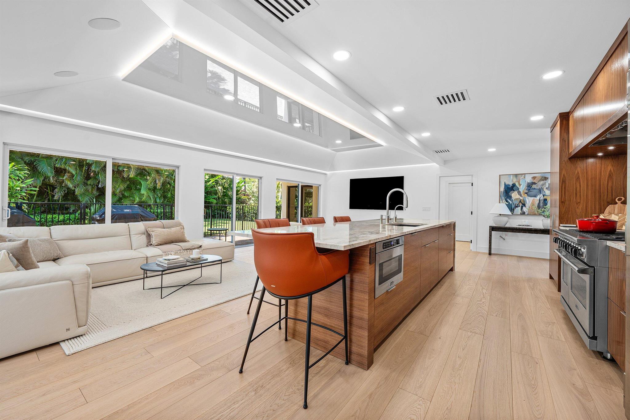 16 Little Pond Road