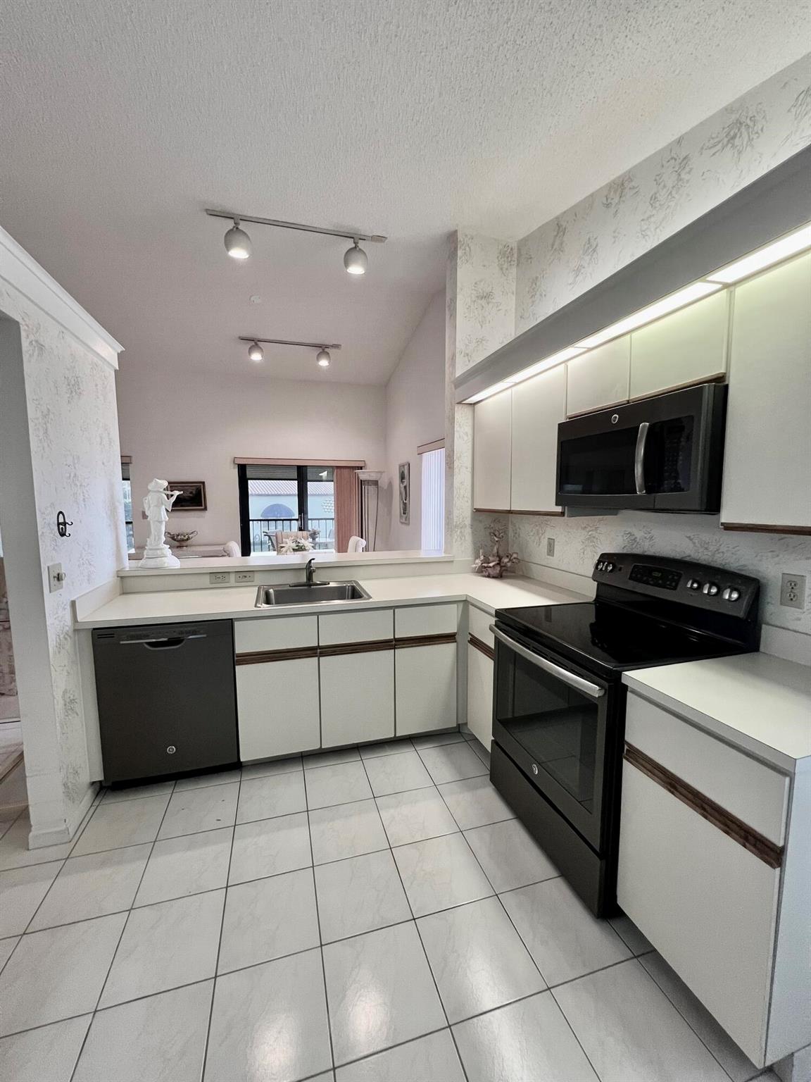 PALM CHASE CONDO - Residential