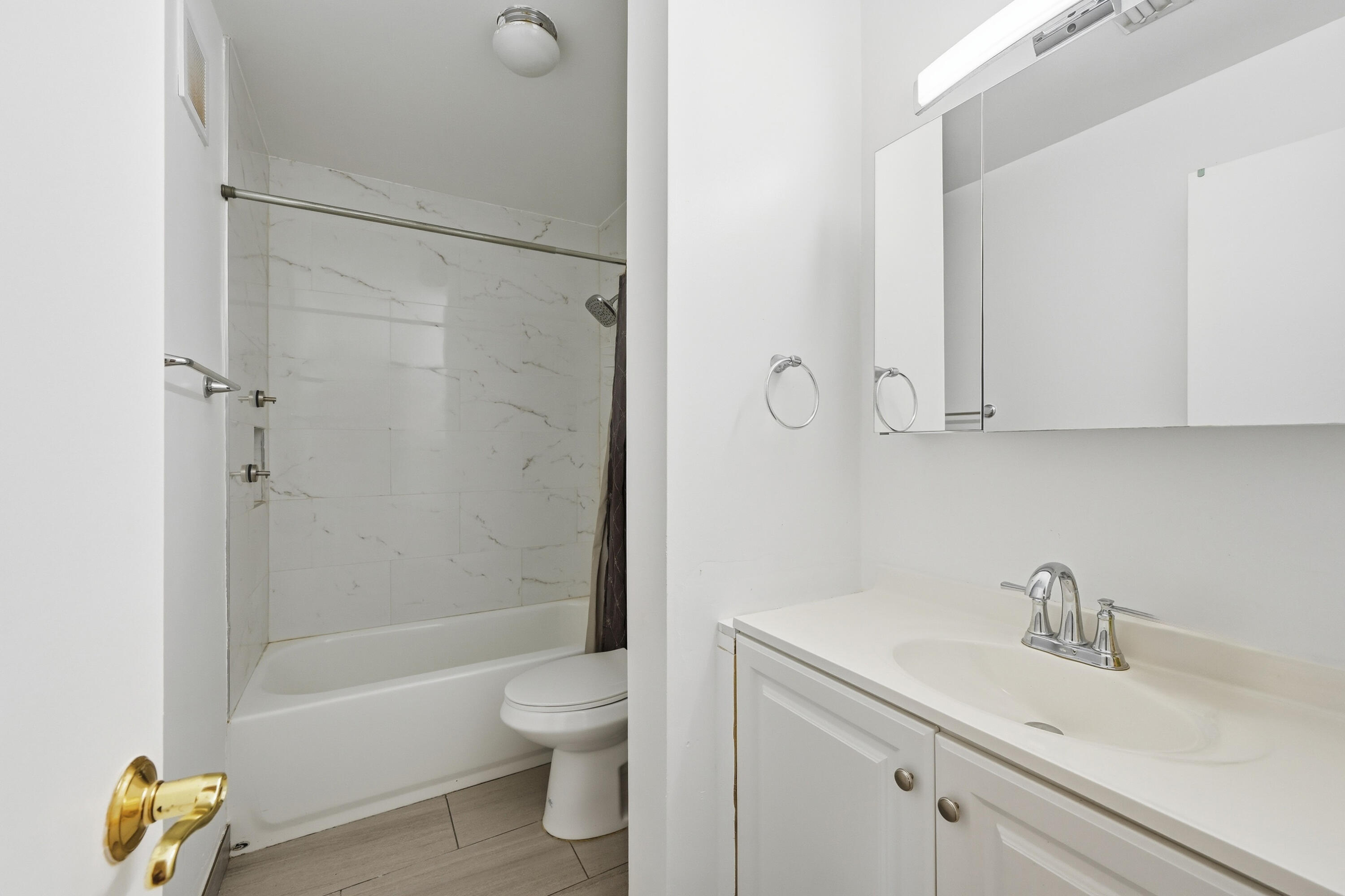 PARKSIDE - Residential Lease