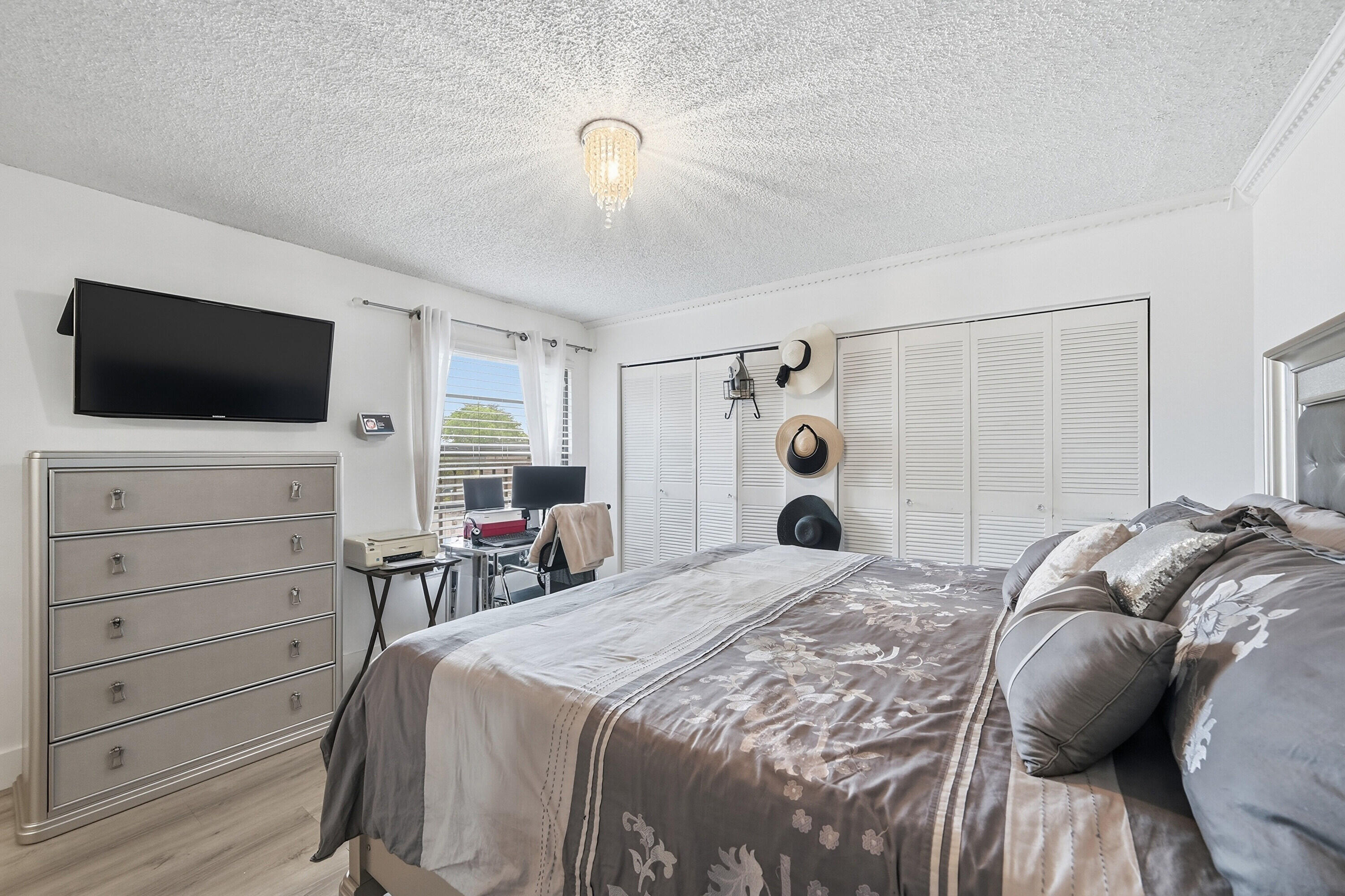 PARKSIDE - Residential Lease
