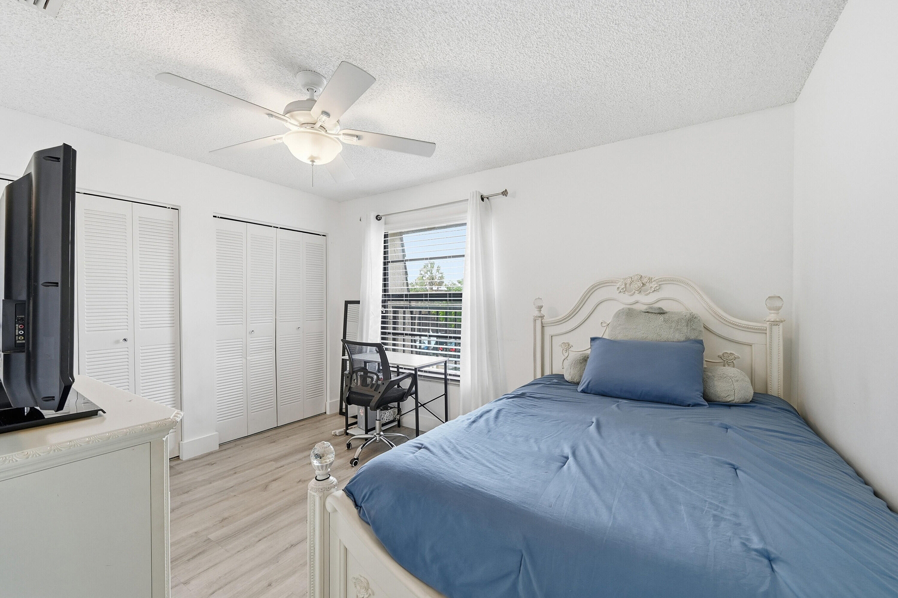 PARKSIDE - Residential Lease
