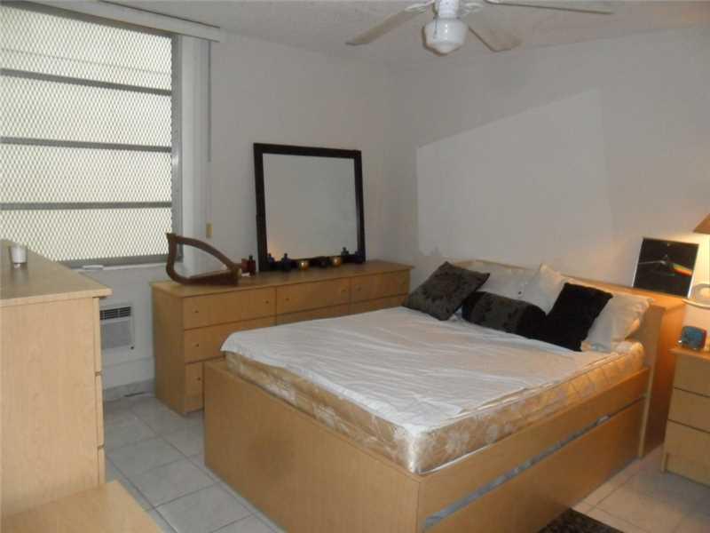 713 COLLINS CONDO - Residential Lease