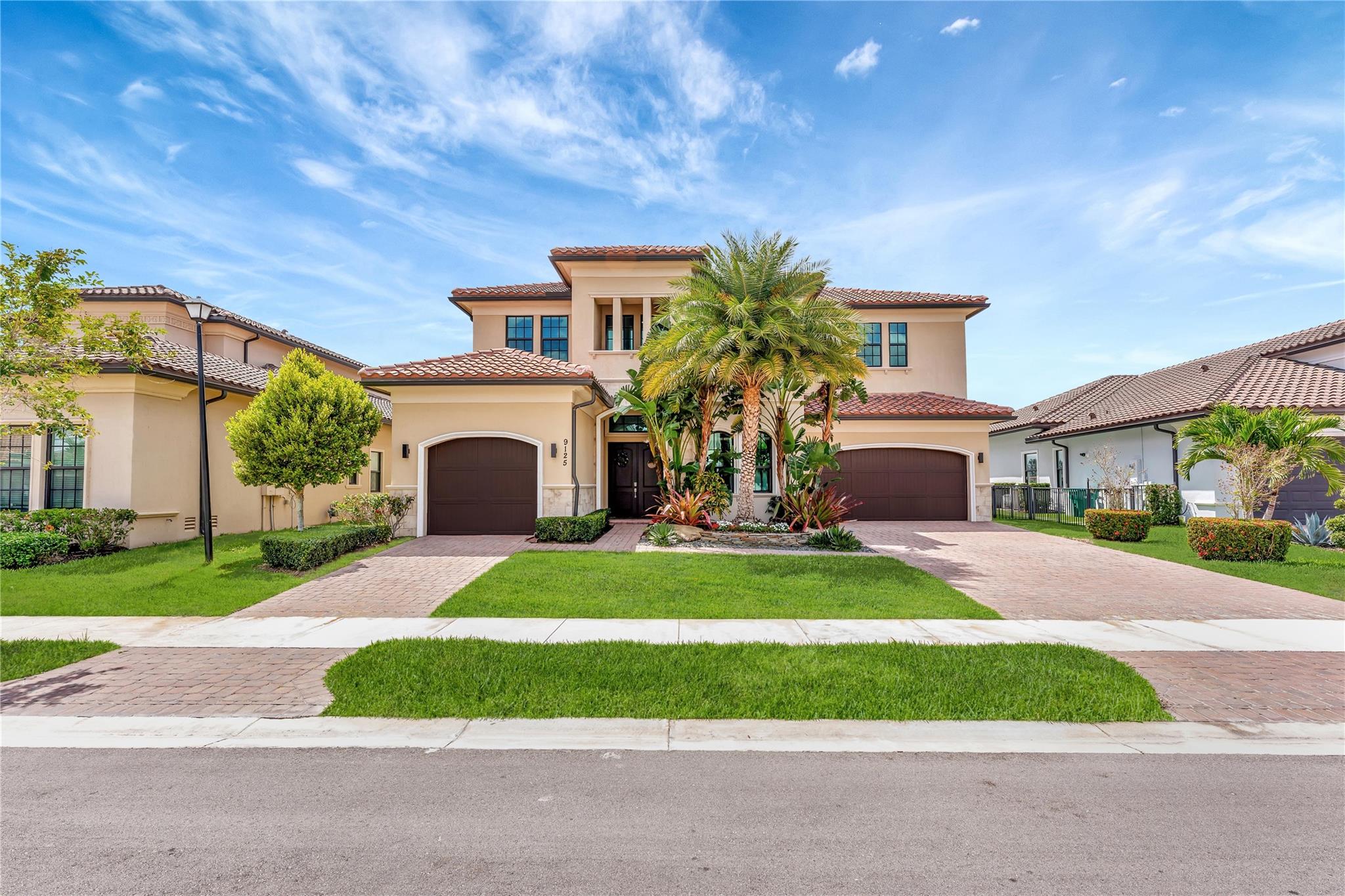 9125 Parkland Bay Dr