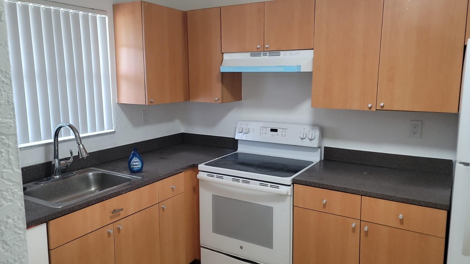 TOWNHOUSES OF PLANTATION - Residential Lease