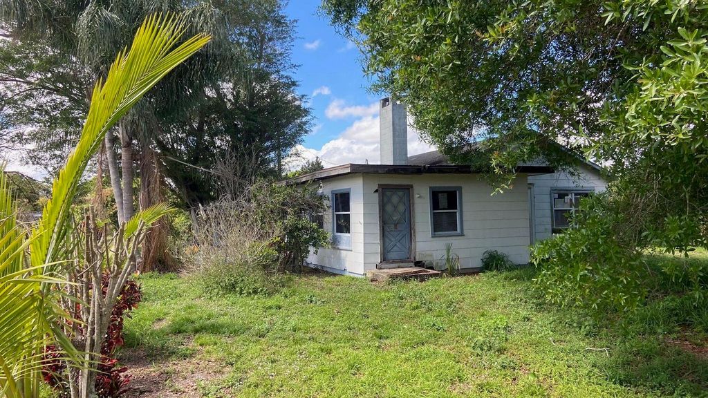 Photo of 9500 Orange Avenue, Fort Pierce, FL 34945 (MLS # R11093974)