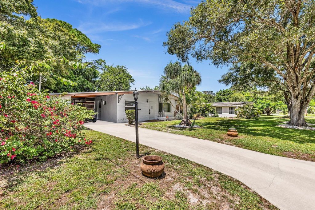 Photo of 3041 Pioneer Circle, Fort Pierce, FL 34982 (MLS # R11015462)