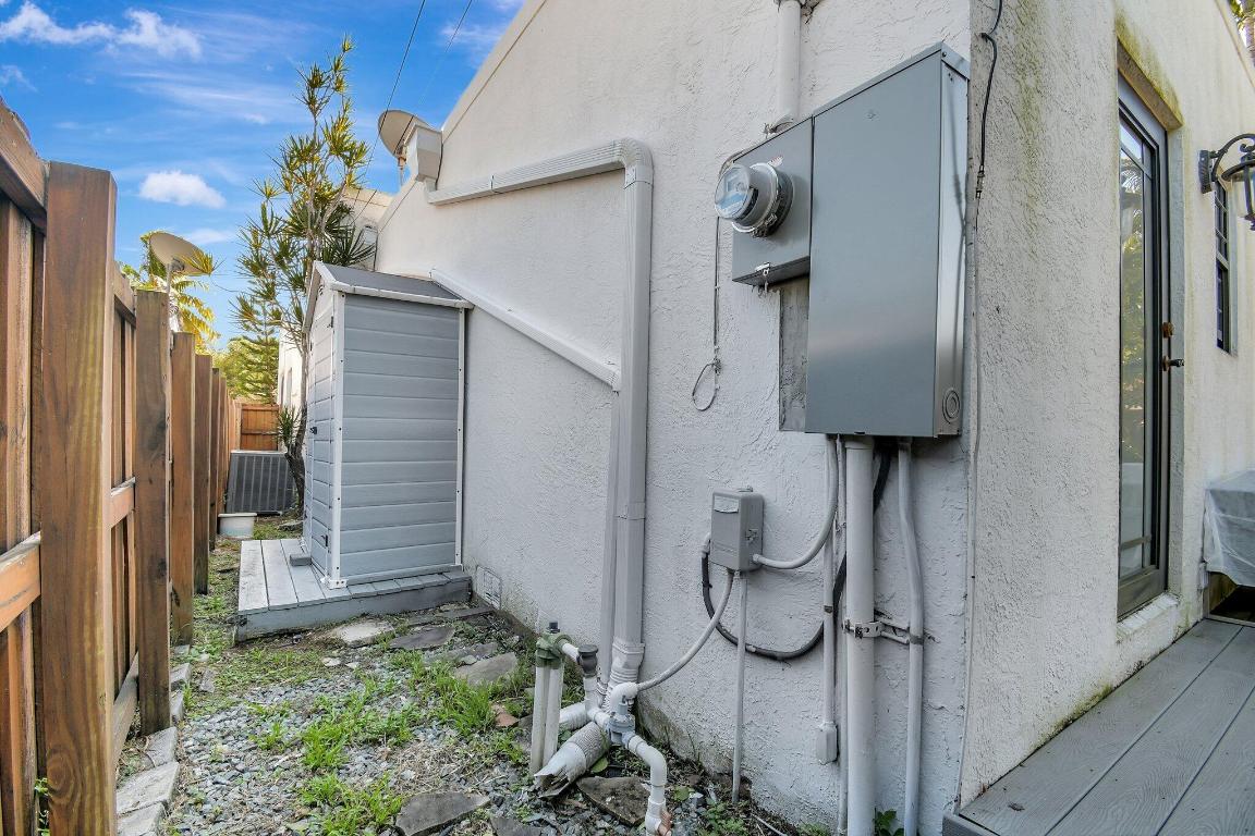 HOLLYWOOD - Residential