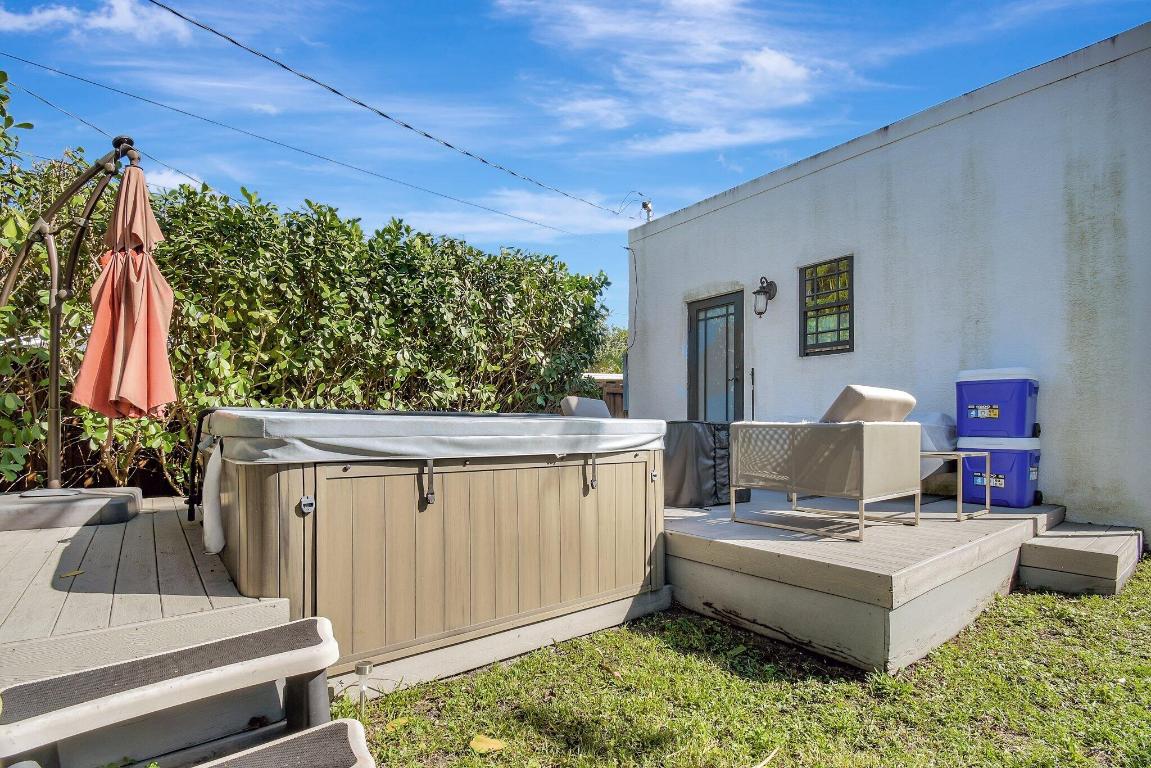 HOLLYWOOD - Residential