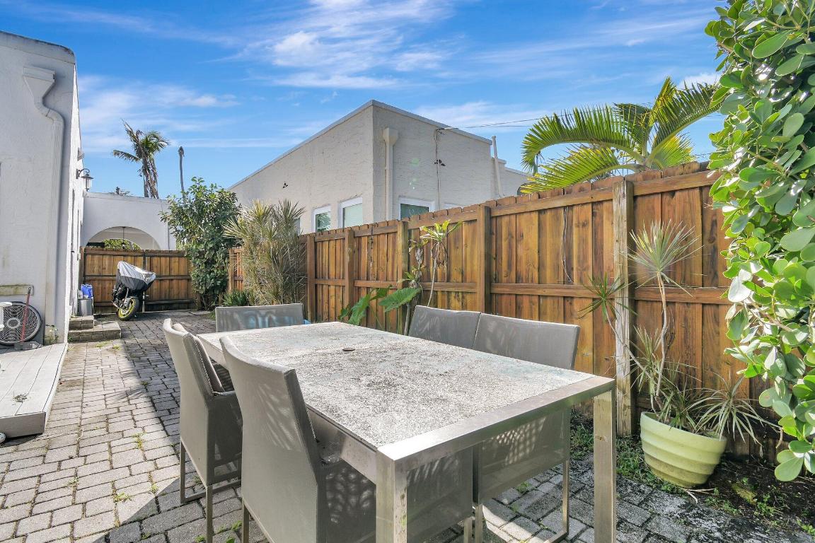 HOLLYWOOD - Residential