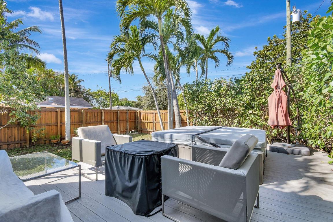 HOLLYWOOD - Residential