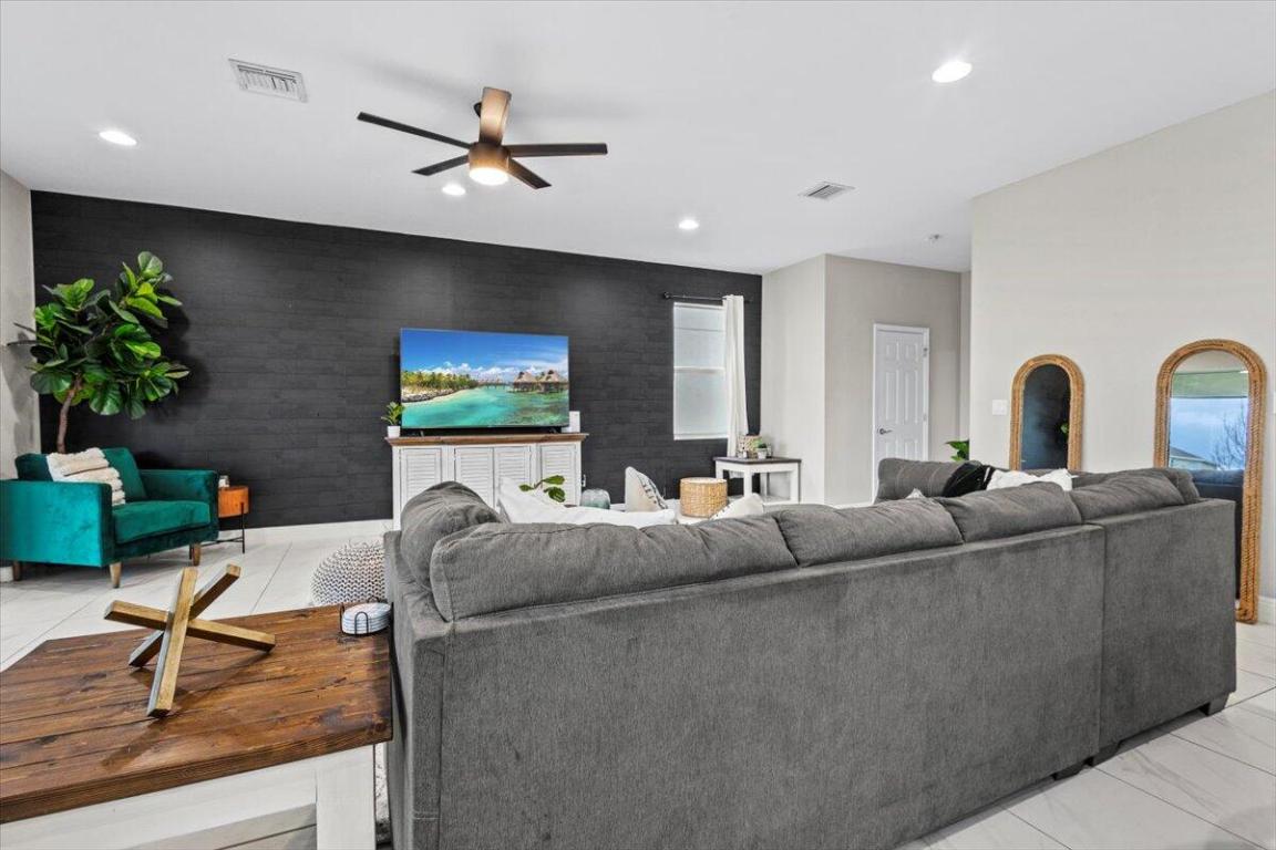 VIZCAYA FALLS PLAT 2 - Residential