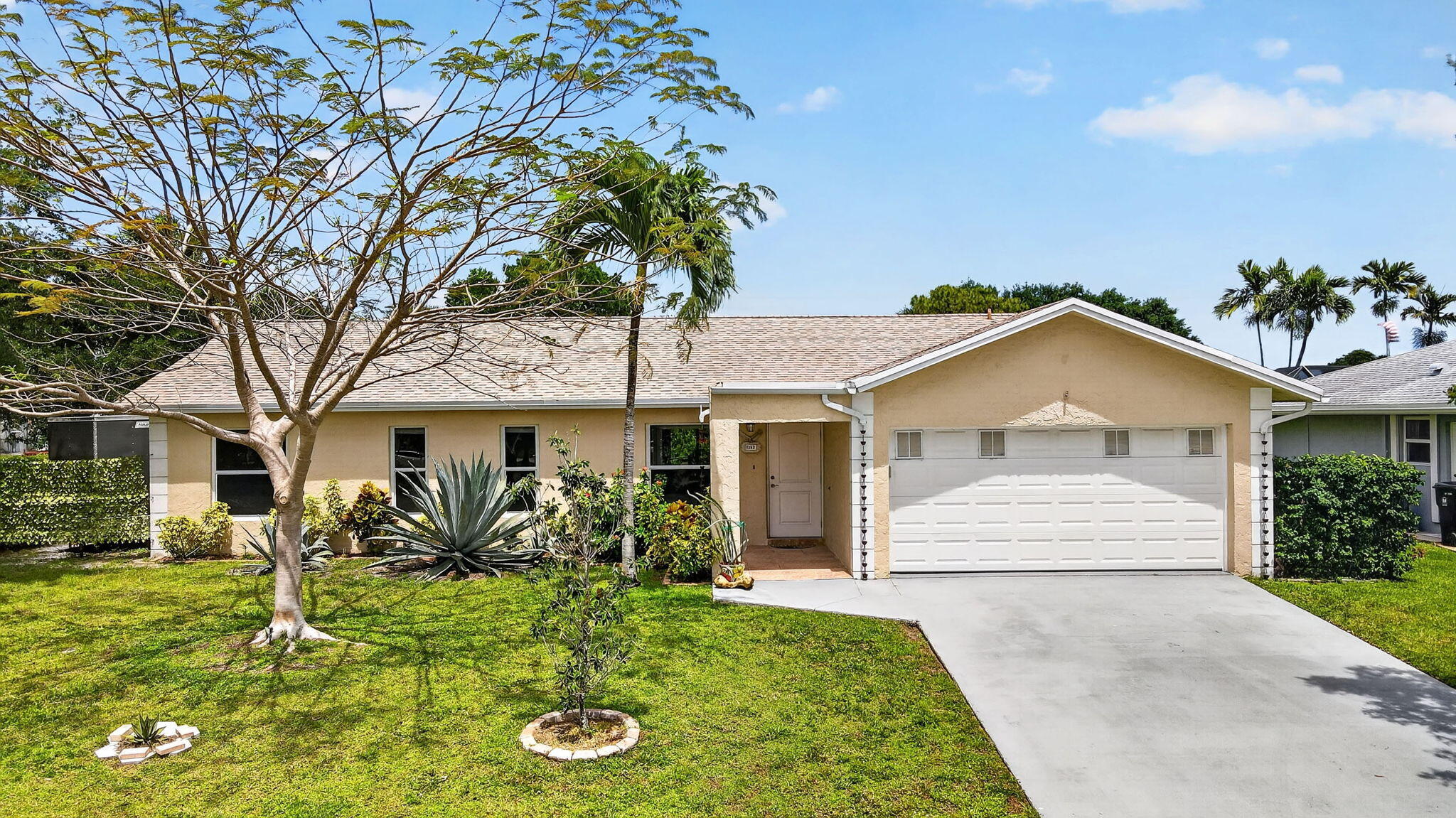 SOUTH SHORE 1 OF WELLINGTON - Residential