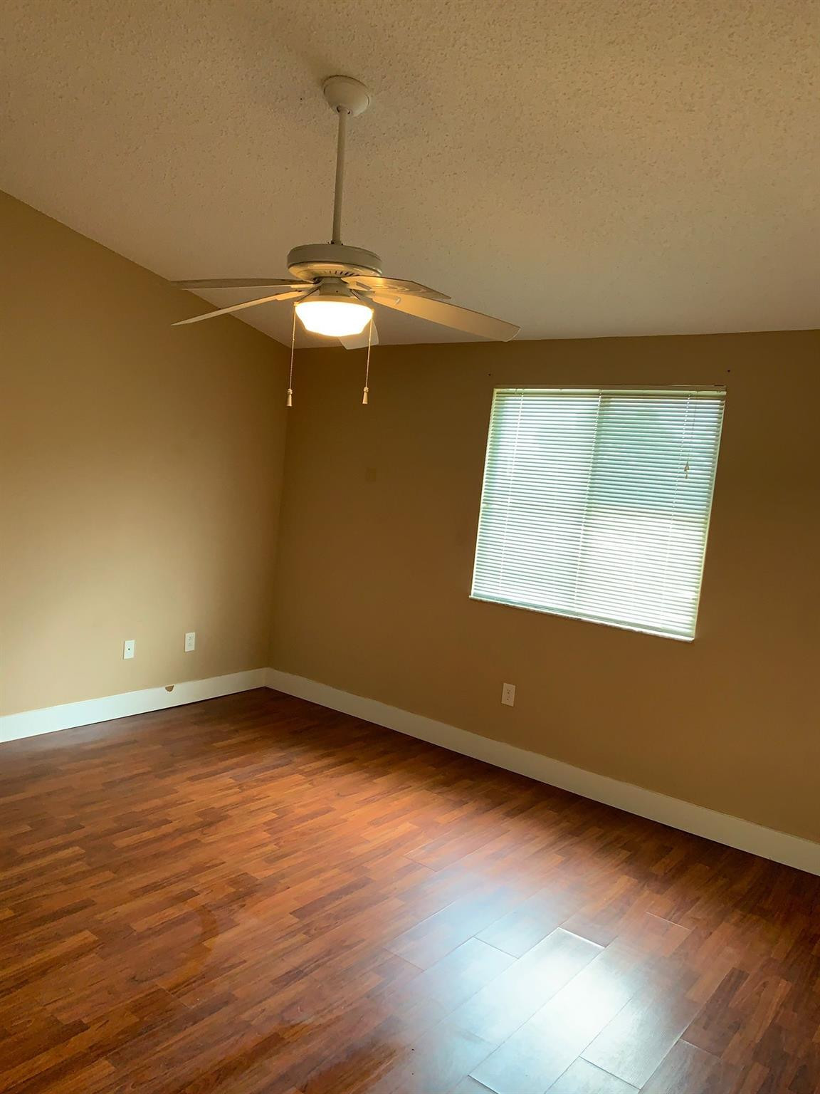 SUNSET PLAZA - Residential Lease