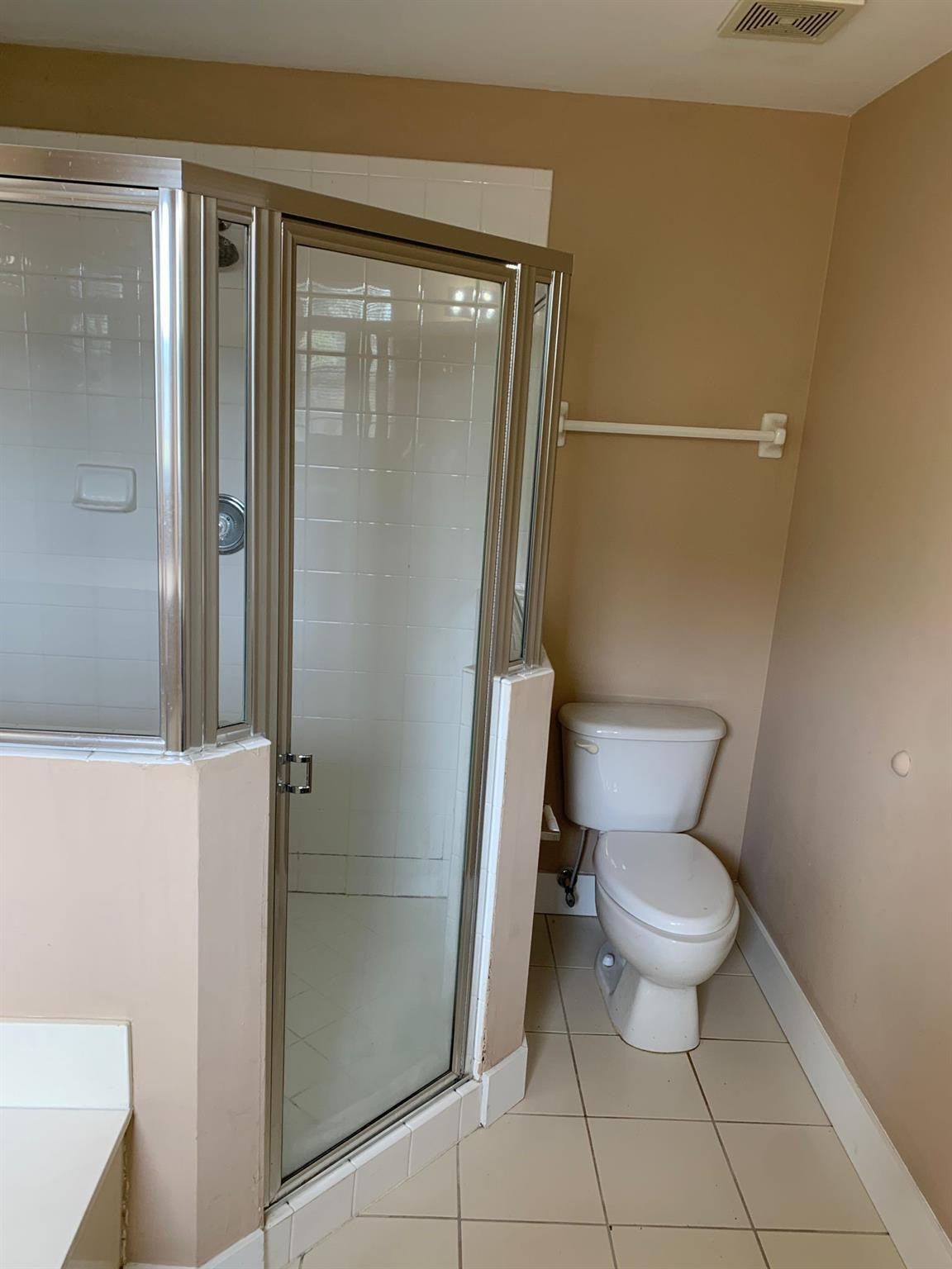 SUNSET PLAZA - Residential Lease