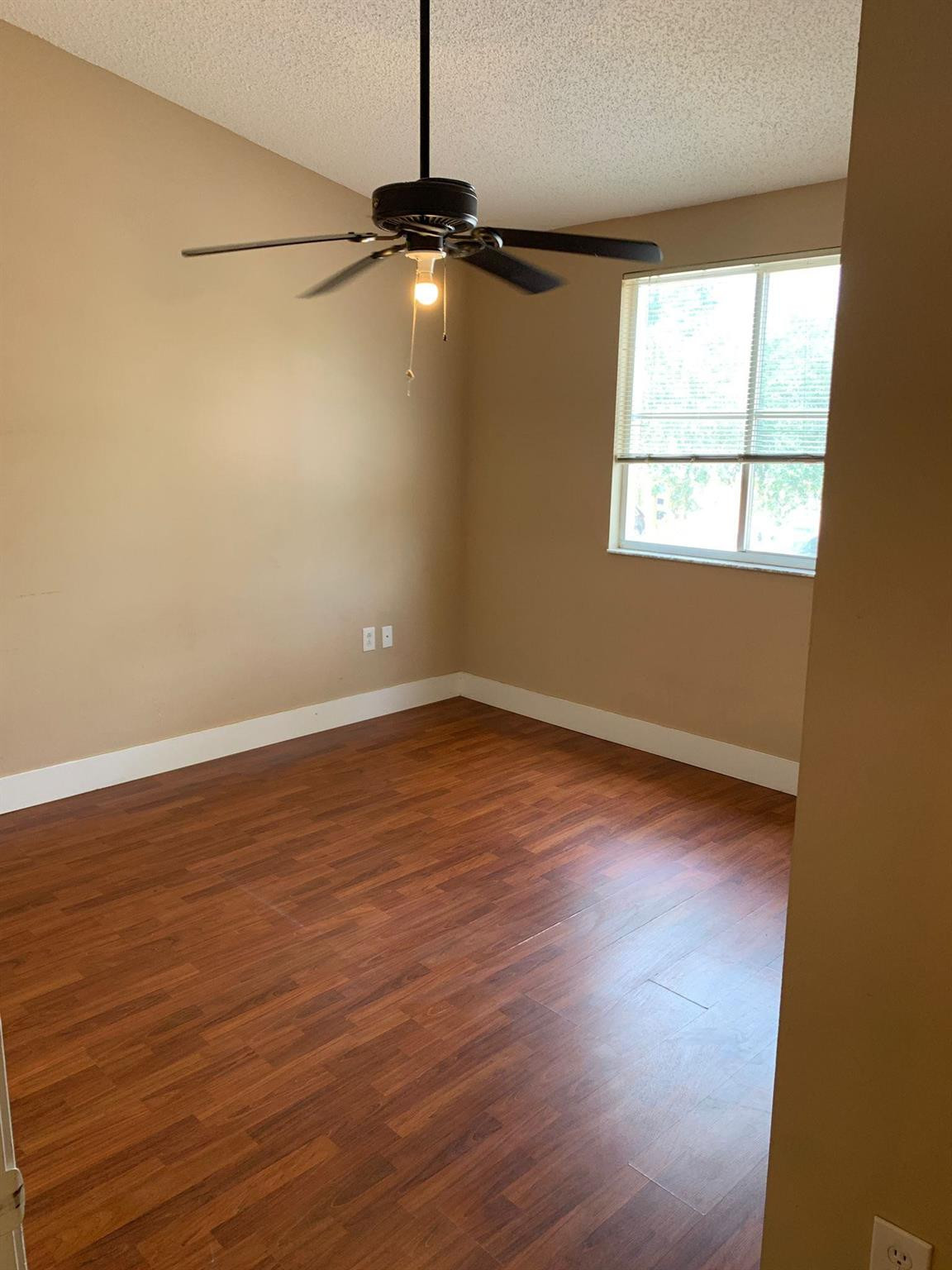 SUNSET PLAZA - Residential Lease