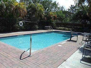 SUNSET PLAZA - Residential Lease