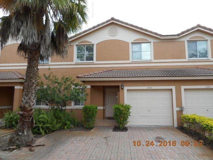 SPACIOUS TOWNHOME IN GREAT LOCATION WITH 3 BEDS/2.5 BATHS AND 1 CAR GARAGE. UP TO 4 CARSCAN BE PARKED IN DRIVEWAY,1ST FLOOR TILED, WOOD FLOORING ON 2ND FLOOR,EAT IN KITCHEN. RENTINCLUDES CABLE TV,TRASH PICK UP. COMMUNITY POOL, CLOSE TO 'A' RATED SCHOOLS, PARKS, SAWGRASSMILLS MALL.