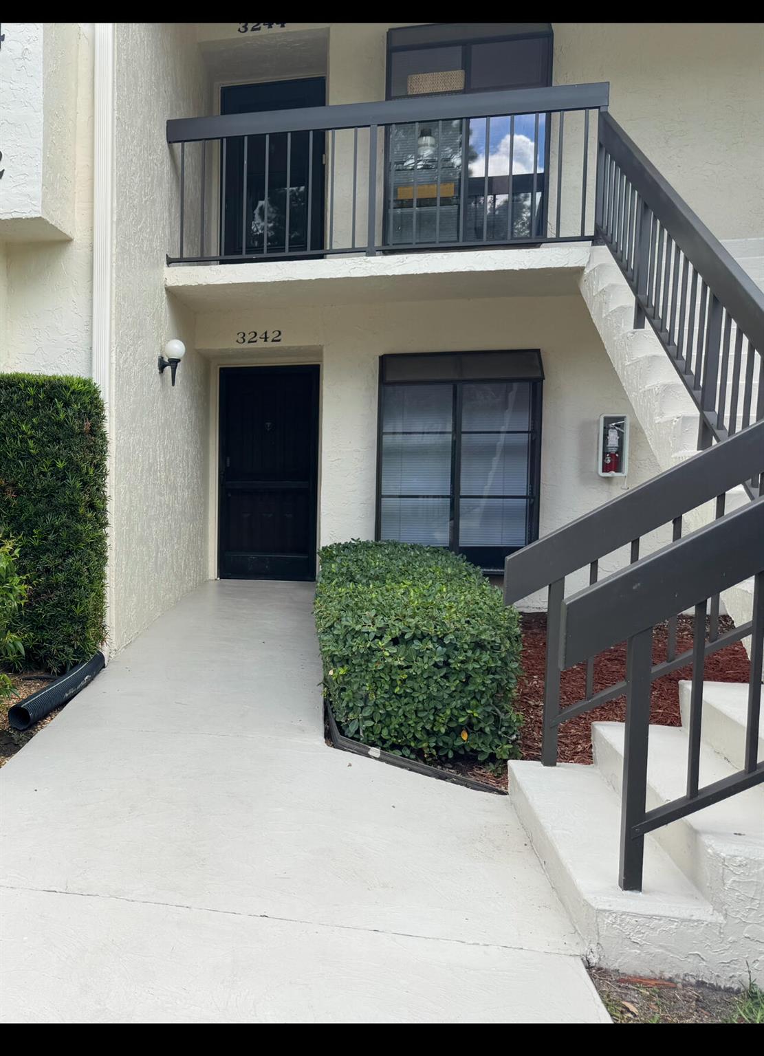 Gorgeous Condo with nice large kitchen & spacious rooms. Tile throughout entire home. Full size washer & dryer. Enclosed patio with complete privacy. Lakefront views. Walk in Closets. Kept well & ready for immediate move in!