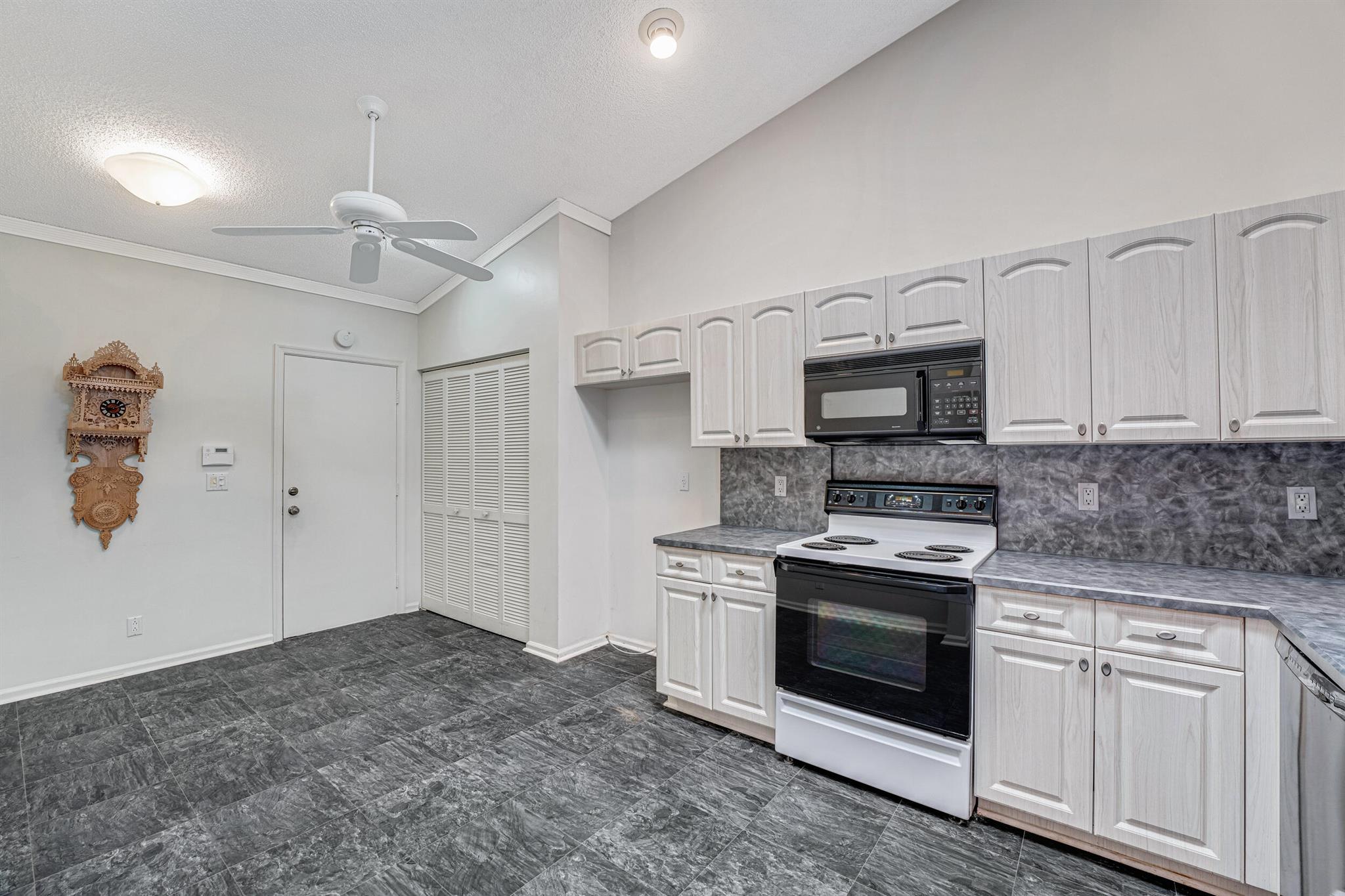 7559 Seafoam Court