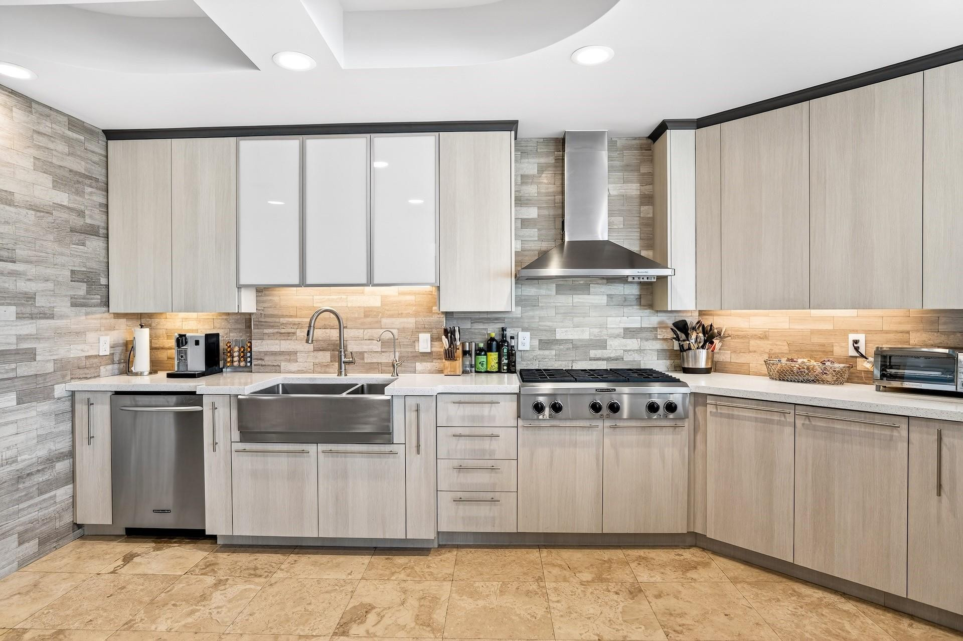 Place Des Arts Condo - Residential