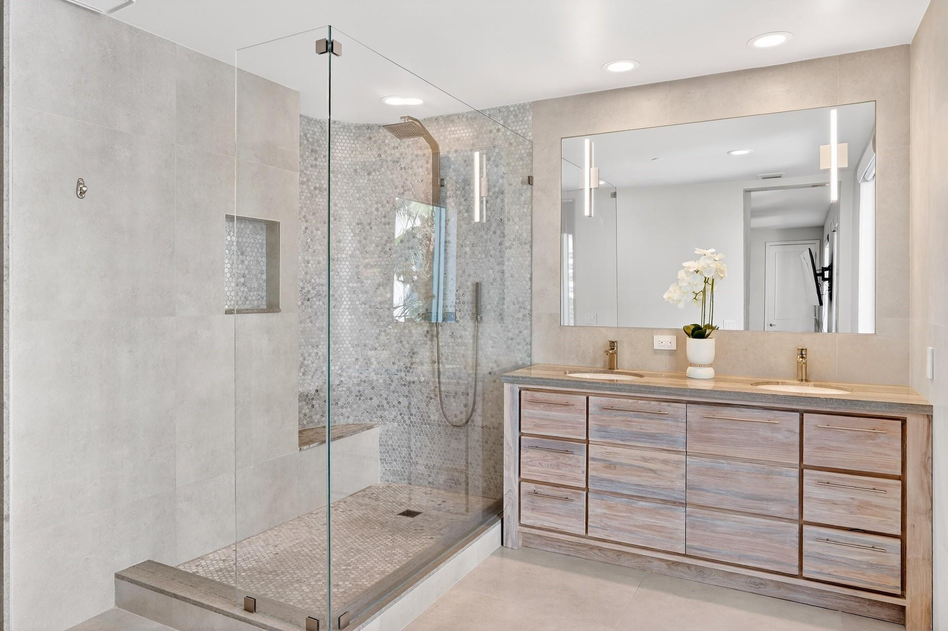 Place Des Arts Condo - Residential