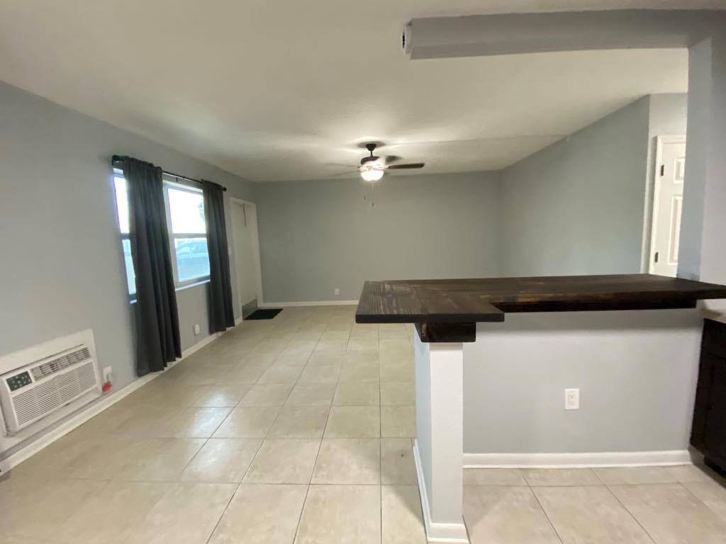 810 Lake Shore Drive 17