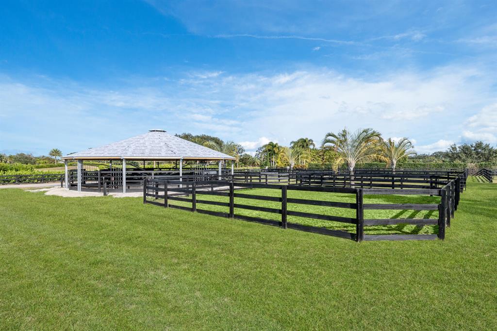 PALM BEACH POINT - Residential