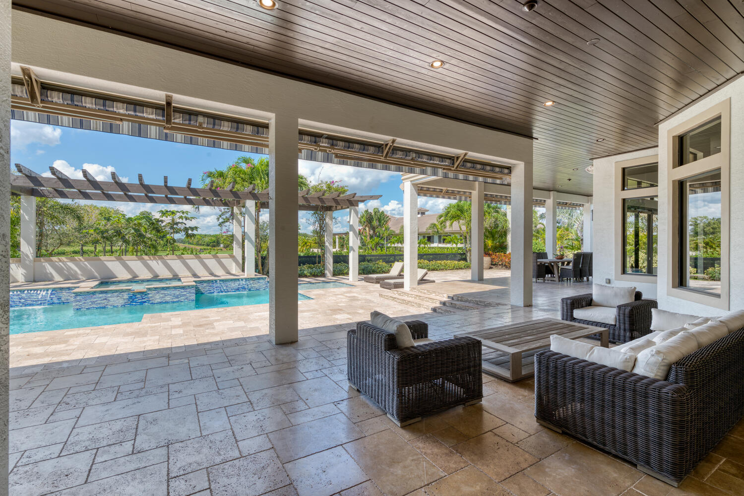 PALM BEACH POINT - Residential