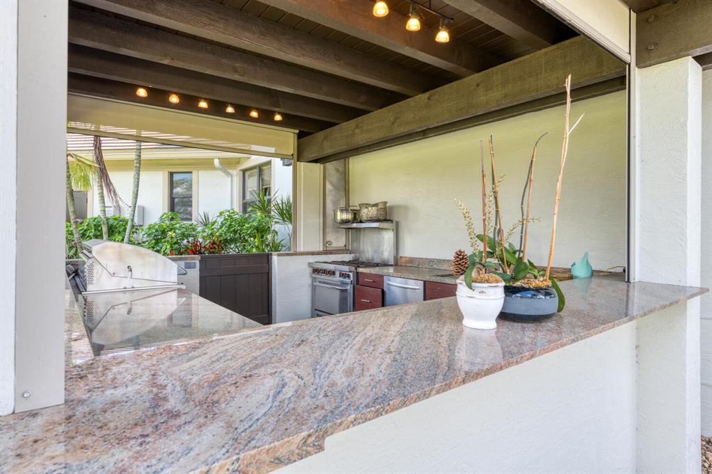 PALM BEACH POINT - Residential