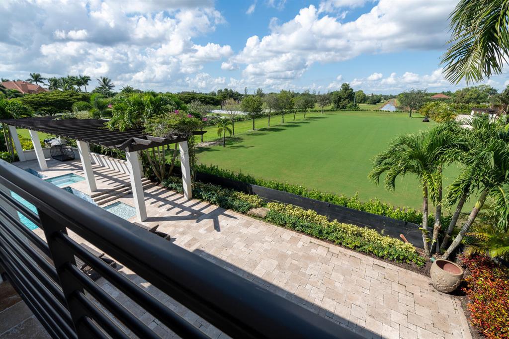 PALM BEACH POINT - Residential