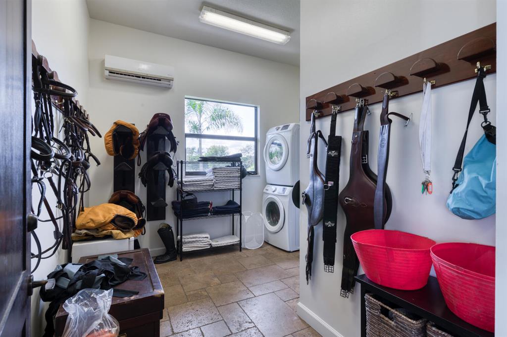 PALM BEACH POINT - Residential