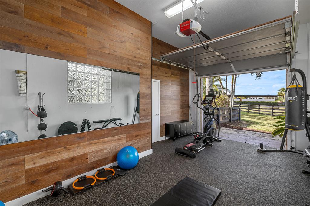 PALM BEACH POINT - Residential