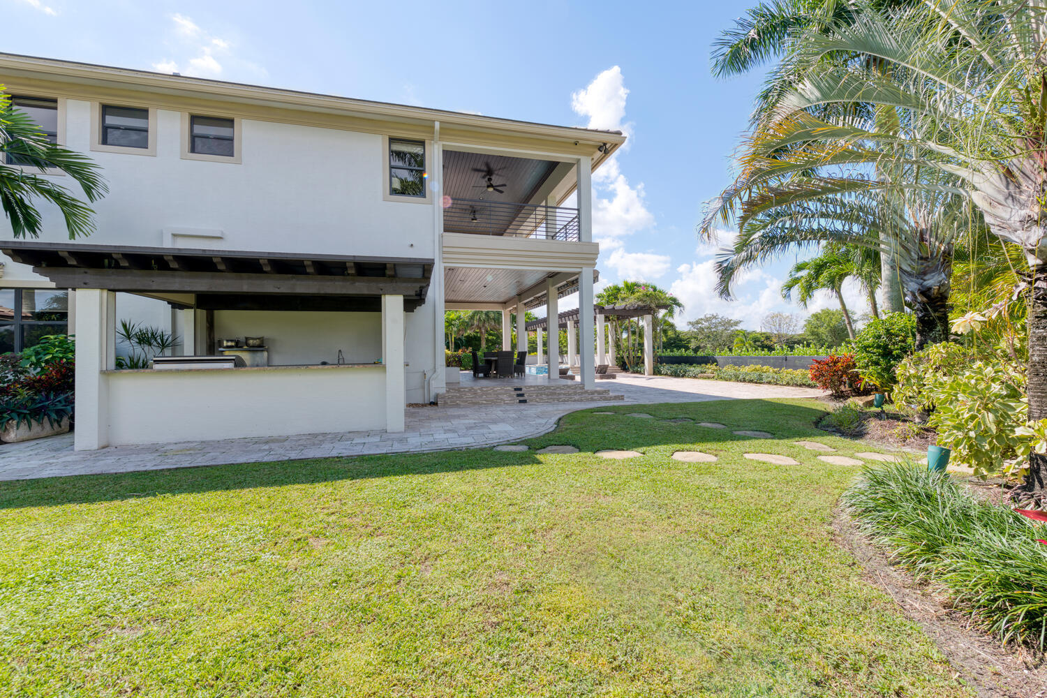 PALM BEACH POINT - Residential