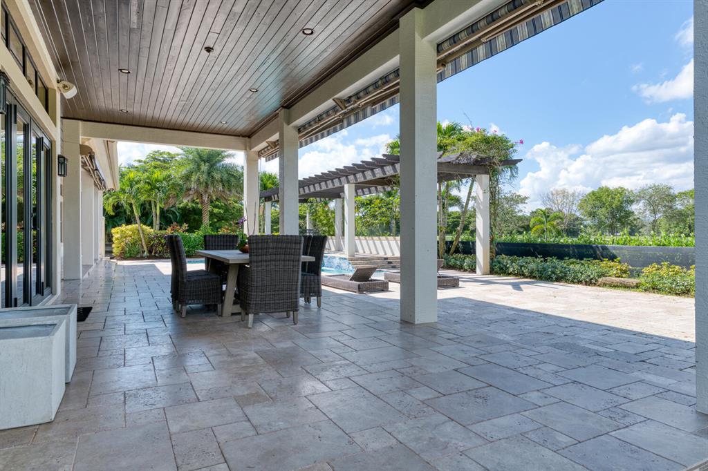 PALM BEACH POINT - Residential