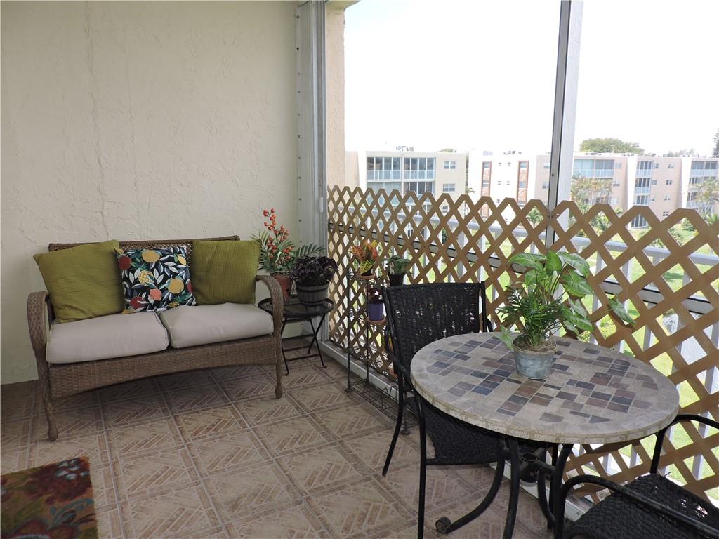 MEADOWBROOK LAKES - Residential