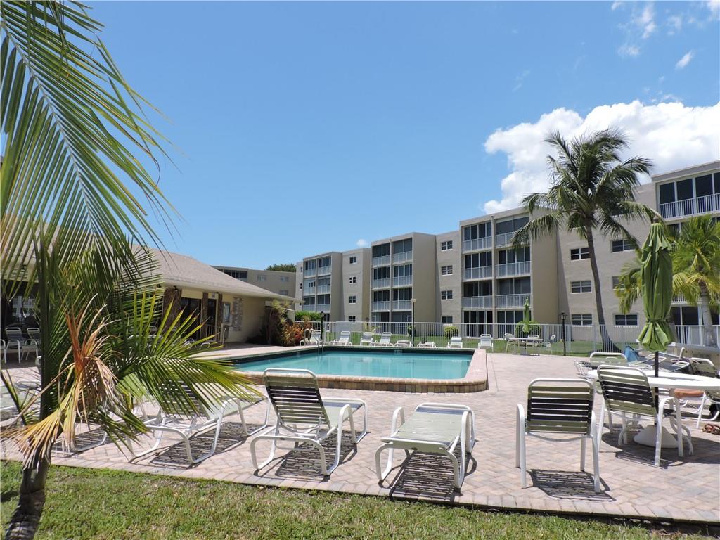 MEADOWBROOK LAKES - Residential