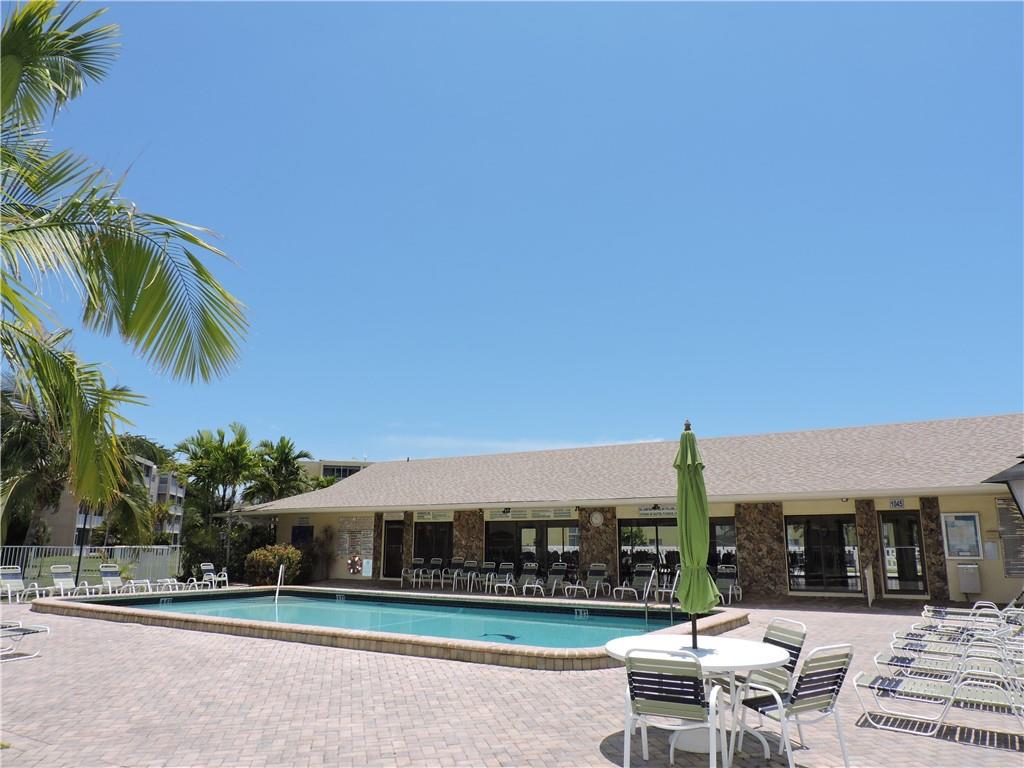 MEADOWBROOK LAKES - Residential